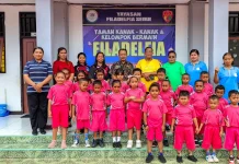 Anggota DPRK Yapen Markus Marjunata Bantu Kegiatan Penamatan TK Filadelfia Serui