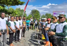 Bupati Waropen Ajak ASN Jaga Lingkungan