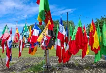 Piala Dunia Pedagang  Mulai Ramai Menjual Souvenir Bola