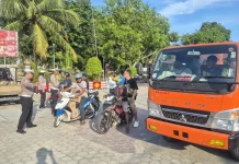 KRYD Polres Yapen Jaring 53 Kendaraan, 29 Pelanggar Disidang di Tempat