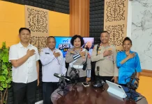 Warga Serui Konvoi Bersama Sambut Piala Dunia