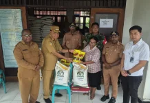 Bupati Yapen Pastikan Bantuan Pangan Tersalur Tepat Sasaran
