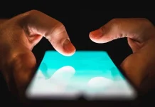 Harus Tahu! Fenomena Doomscrolling dan Dampaknya bagi Kesehatan Mental