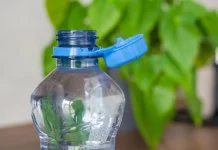 Awas Bakteri: Batas Aman Minuman Botol Terbuka