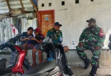 Babinsa  Ajar Warga Kampung Kabuena Jaga Aman, Bersih,  Harmonis