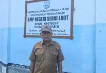 SMP Negeri Serui Laut Keluhkan Minimnya Pendaftar dan Kondisi Jalan Sekolah Rusak