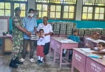 Babinsa Warbah Kawal Distribusi Makan Bergizi Gratis di Distrik Urfas