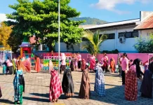 Sambut HAN, TK Pertiwi Empat Serui Ajak Ayah Bermain Bersama Anak