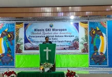 Bahasa Waropen Terancam Punah, Klasis GKI Luncurkan Alkitab Terjemahan