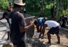 Aksi nyata Mahasiswa KKN di kampung Yapanani
