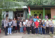 Kapolres Yapen Kamtibmas Presisi Bersama Warga Kampung Kandowarira