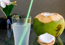 Fakta Medis Manfaat Air Kelapa dan Racun