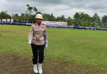 Polwan Torehkan Sejarah Waropen Jadi Komandan Upacara HUT RI