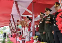 Ketua DPRK Waropen Bacakan Naskah Proklamasi Kemerdekaan
