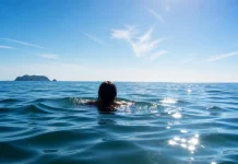 Tips Berenang di Air Laut yang Aman dan Menyenangkan