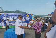 Bupati Yapen Lepas Mahasiswa KKN Apresiasi Program Kerja