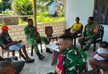 Babinsa Warbah Ajak Warga Sarafambai Jaga Lingkungan