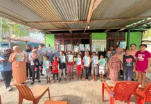 Anjangsana Berbagi Kasih Warnai Peringatan HUT RRI ke-81 di Serui