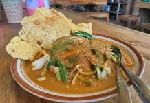 Cara Membuat Pecel Sayur Sederhana, Lezat dan Praktis