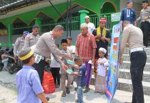 Hari Lalu Lintas Bhayangkara Satlantas Polres Waropen Gelar Jumat Berkah