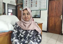 DLH Kepulauan Yapen Tindaklanjuti Keluhan Warga Terkait Bau Tak Sedap di Selokan