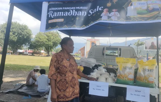 Apresiasi Masyarakat Yapen terhadap Bulog Gerakan Pangan Murah