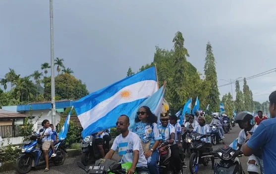 Konvoi Bersama Fans Piala Dunia 2026 Semarakkan Kota Serui