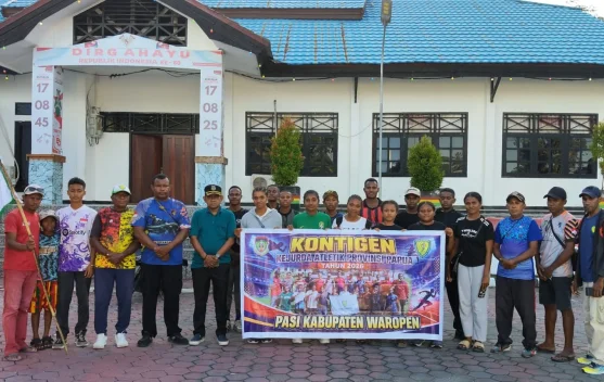 Pemkab Waropen Resmi Lepas Kontingen Atletik menuju Kejurda Papua