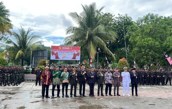Polres Yapen Gelar Apel Bersama dan Syukuran HUT Bhayangkara ke-80