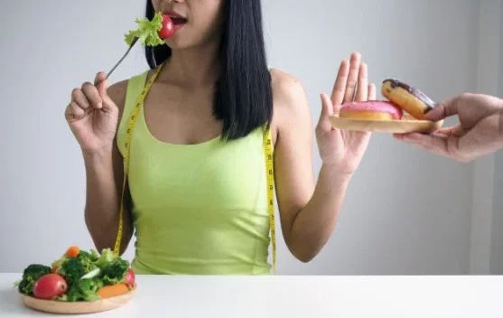 Bukan Diet Ketat, Ini 7 Kebiasaan Makan yang Dapat Membantu Mengurangi Lemak Perut