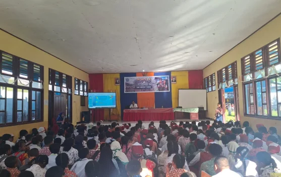 Polsek Yapen Selatan Edukasi Bahaya Narkoba Siswa Baru