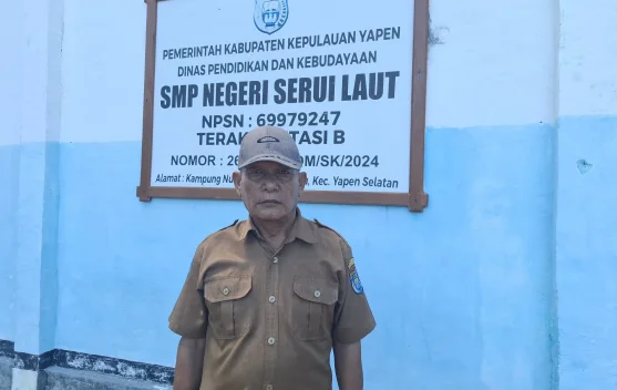 SMP Negeri Serui Laut Keluhkan Minimnya Pendaftar dan Kondisi Jalan Sekolah Rusak