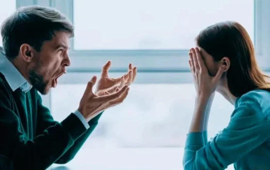 Cara Merspon Ancaman Emosional atau "Emotional Blackmail" Dari Pasangan