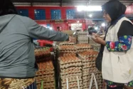 Harga Bapok Hasil Industri, Peternakan dan Perikanan di Pasar Aroro - Iroro Serui
