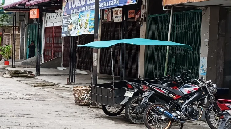 Puasa Pertama Aktivitas Pertokoan dan Perikanan Sepi