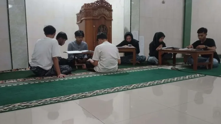 Mengisi Ramadhan Dengan Tadarus Al-Qur'an