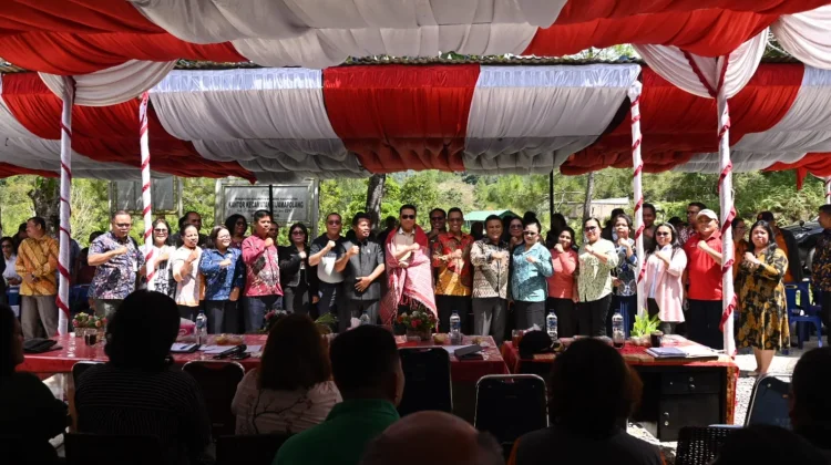 Perdana, Bupati Humbahas Hadiri Musrenbang RKPD Sijamapolang