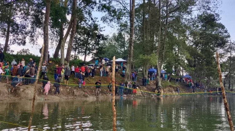 Lomba Mancing Dongkrak Daya Tarik Wisata Tao Silosung di Lintongnihuta