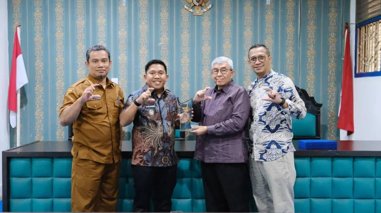 Pemko Sibolga Raih Predikat Informatif 2025 dari KI Provsu