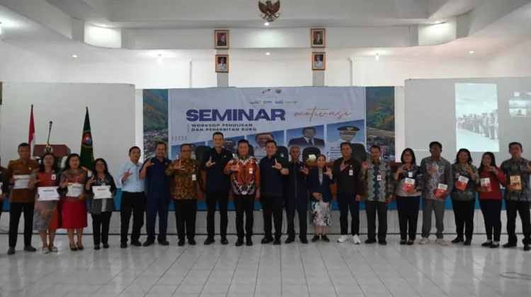 Martin Manurung Motivasi Seminar Penulisan Buku Humbahas