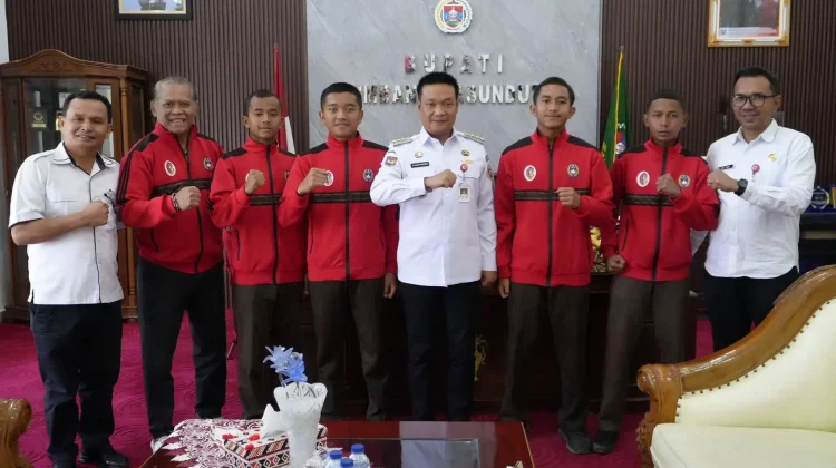 Bupati Humbahas Dukung Siswa SMAN 1 Doloksanggul ke Turnamen Internasional