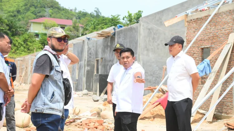 Syukri Tinjau Progres Pembangunan Huntap, Targetkan Penyelesaian Tepat Waktu