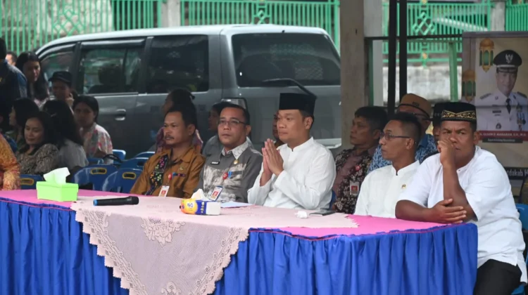 Bupati Humbahas Buka Puasa Bersama Warga Desa Parmonangan Pakkat