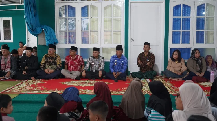 Bukber di Masjid Al-Mujahirin, Wabup Toba Ajak Warga Rajut Kebersamaan