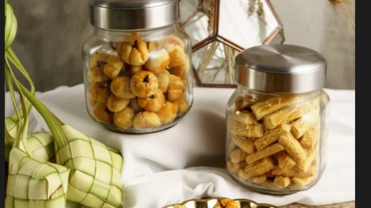 Kue Lebaran Masih Laris di Pasar