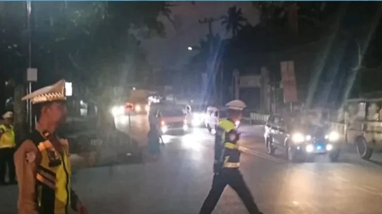 Satgas Kamseltibcarlantas Urai Kemacetan Simpang Silandit jelang Berbuka
