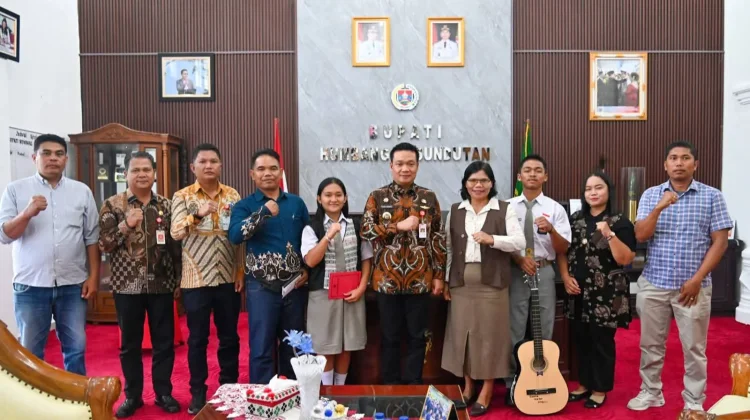 Bupati Humbang Hasundutan Terima Audiensi SMA Negeri 1 Baktiraja