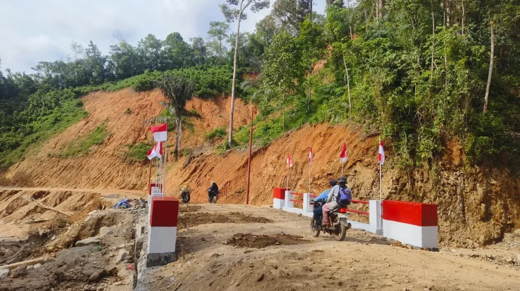 TNI AD Rampungkan Pembangunan Jembatan Aramco di Hutanabolon