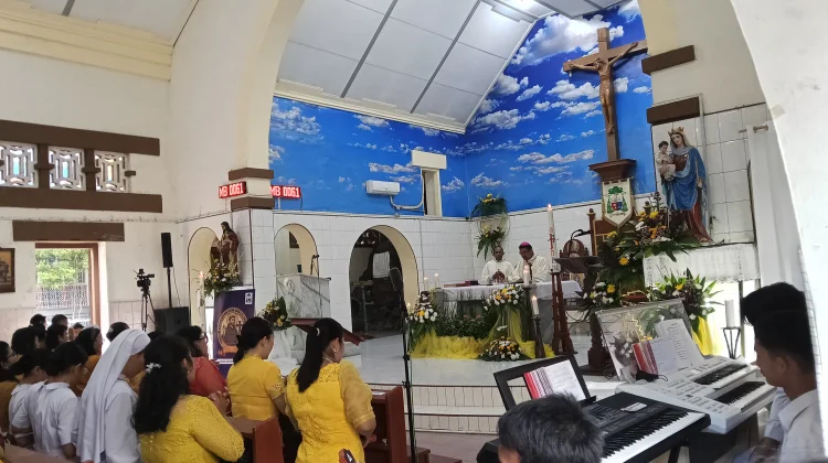 Misa Paskah di Katedral St Theresia Sibolga Berlangsung Khidmat