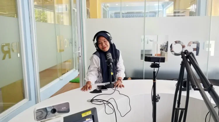 Serunya Pengalaman Magang Mahasiswi di RRI Sibolga Langsung Siaran